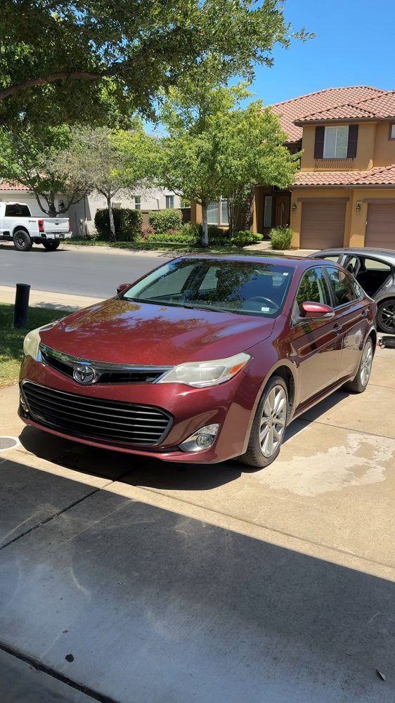 Toyota Avalon with glossy clean paint after the wash